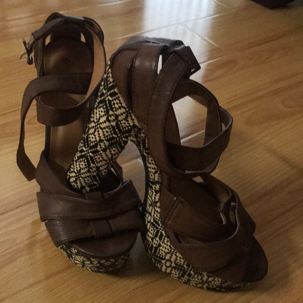 High heel sandal 3-4 inches tall